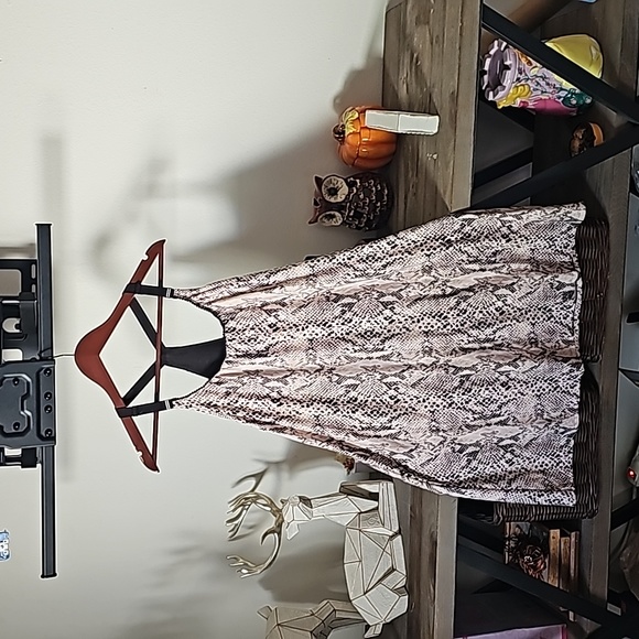 Snake print sleep dress - Picture 1 of 6